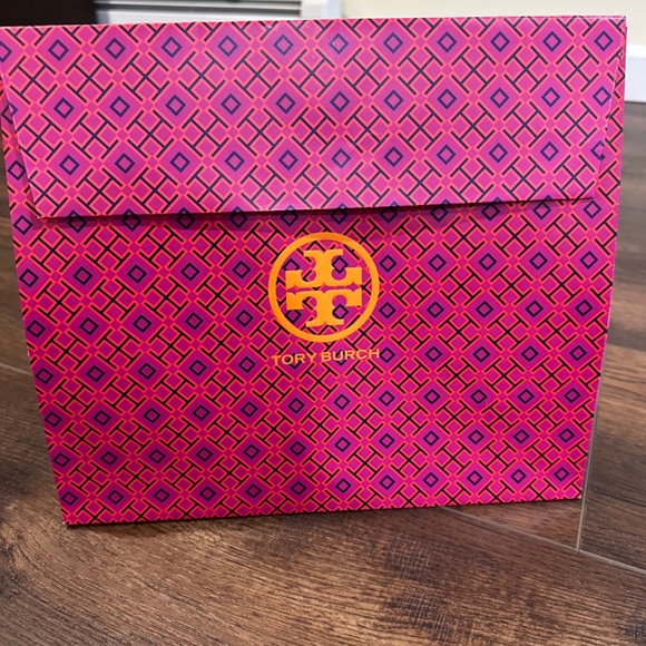 COPY - Set of Tory Burch Shopping Bags and Shoe Box - Picture 3 of 10